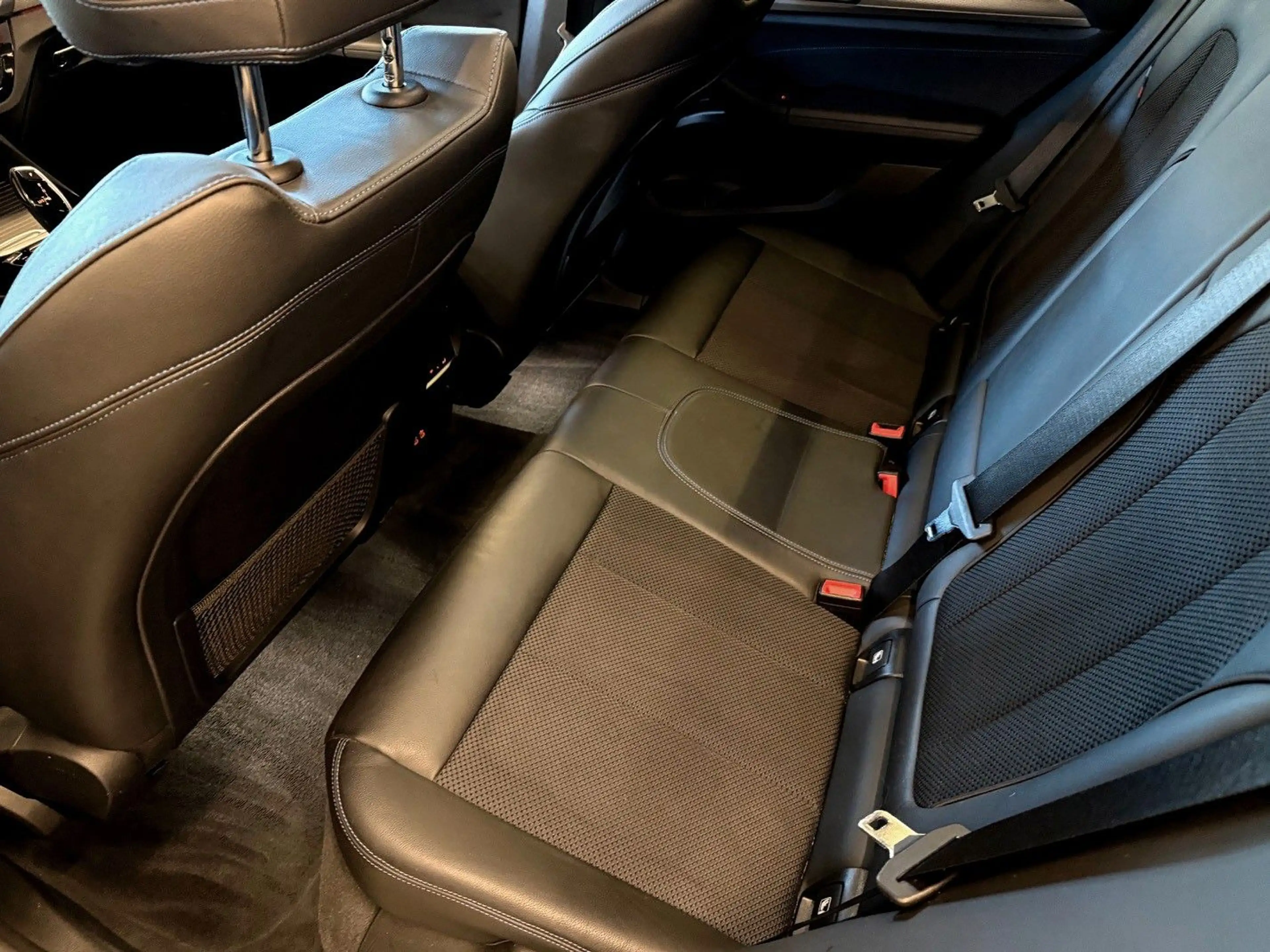 BMW X3 xDrive 30 i M Sportp Autom Klima Navi AHK LED — photo 7