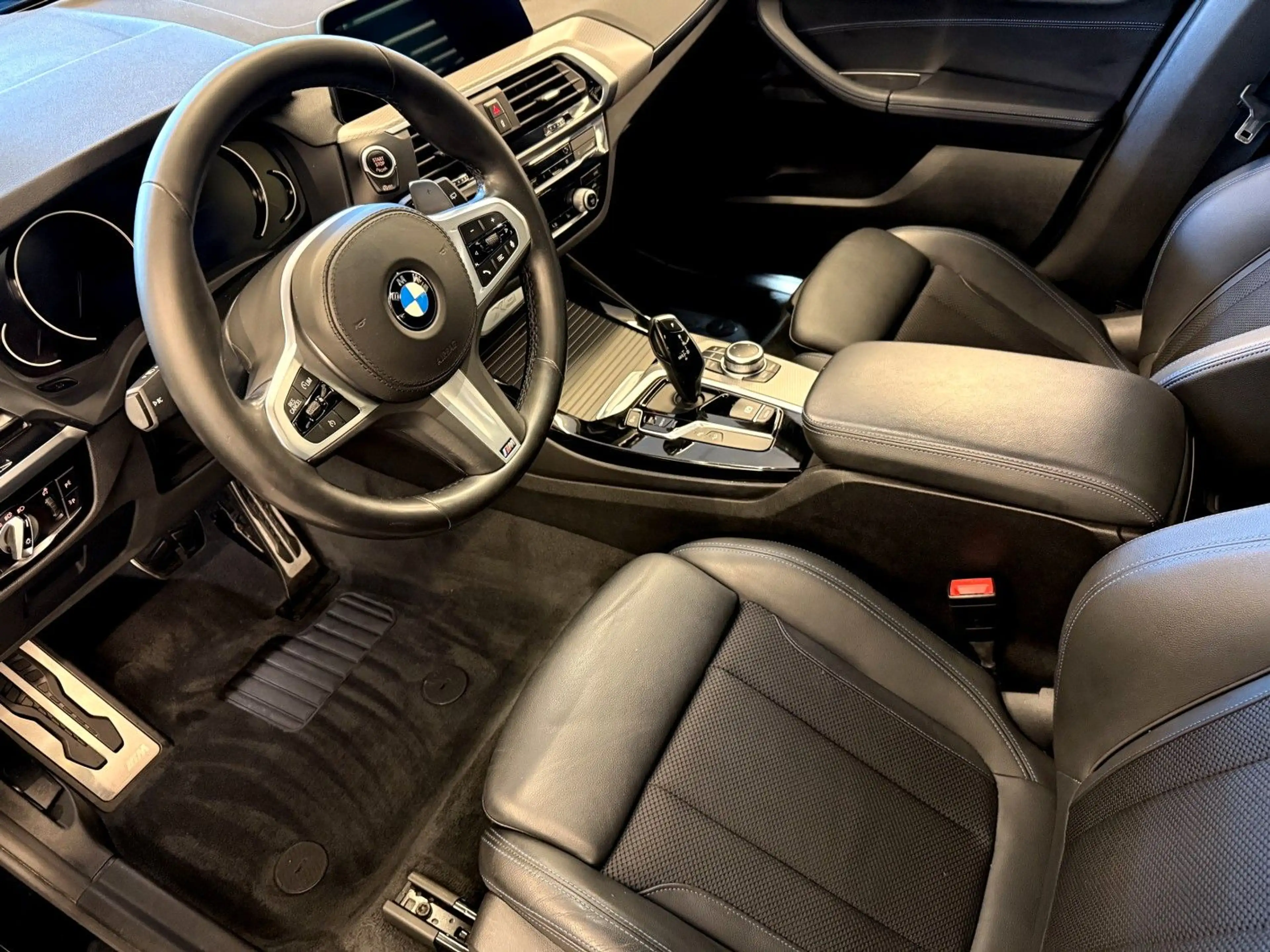 BMW X3 xDrive 30 i M Sportp Autom Klima Navi AHK LED — photo 13