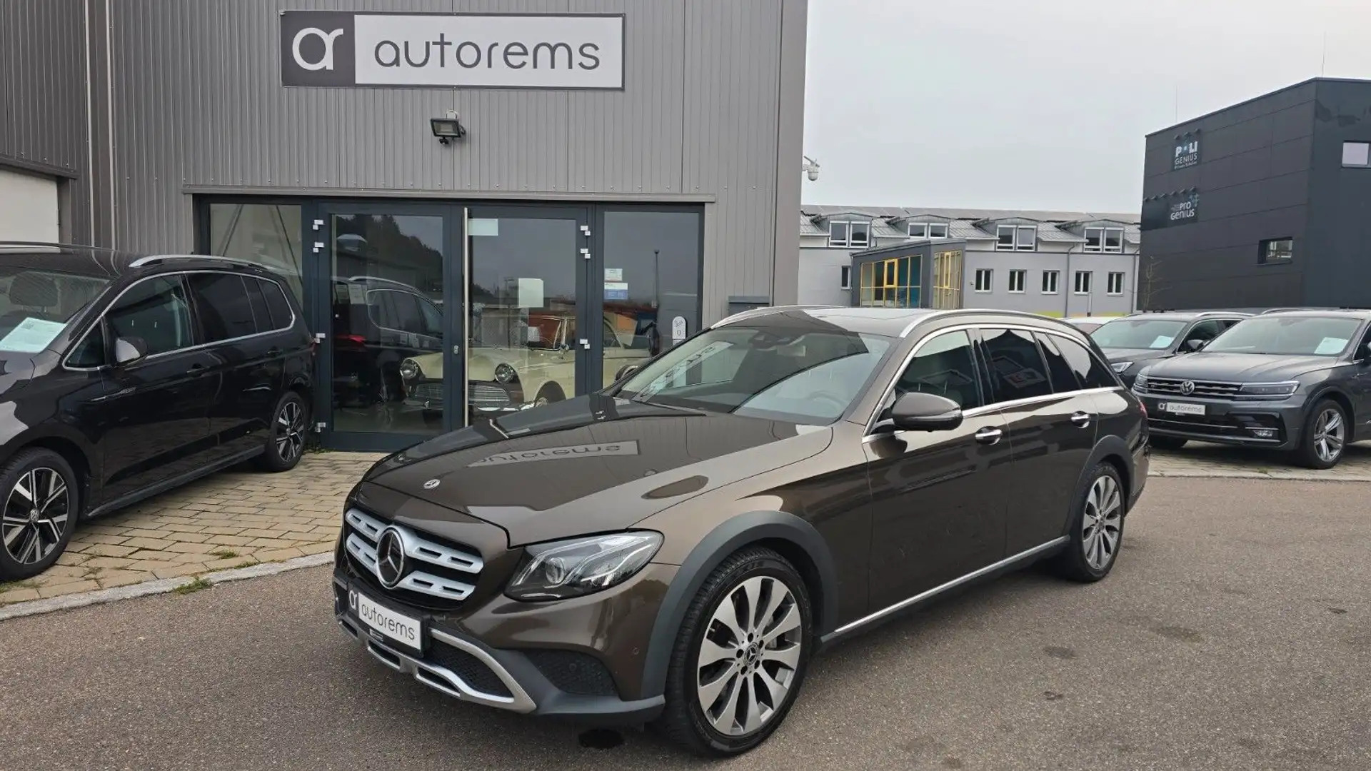 Mercedes-Benz E 350 4Matic All-Terrain*ASSIST*STANDH.*AHK* Braun - 1