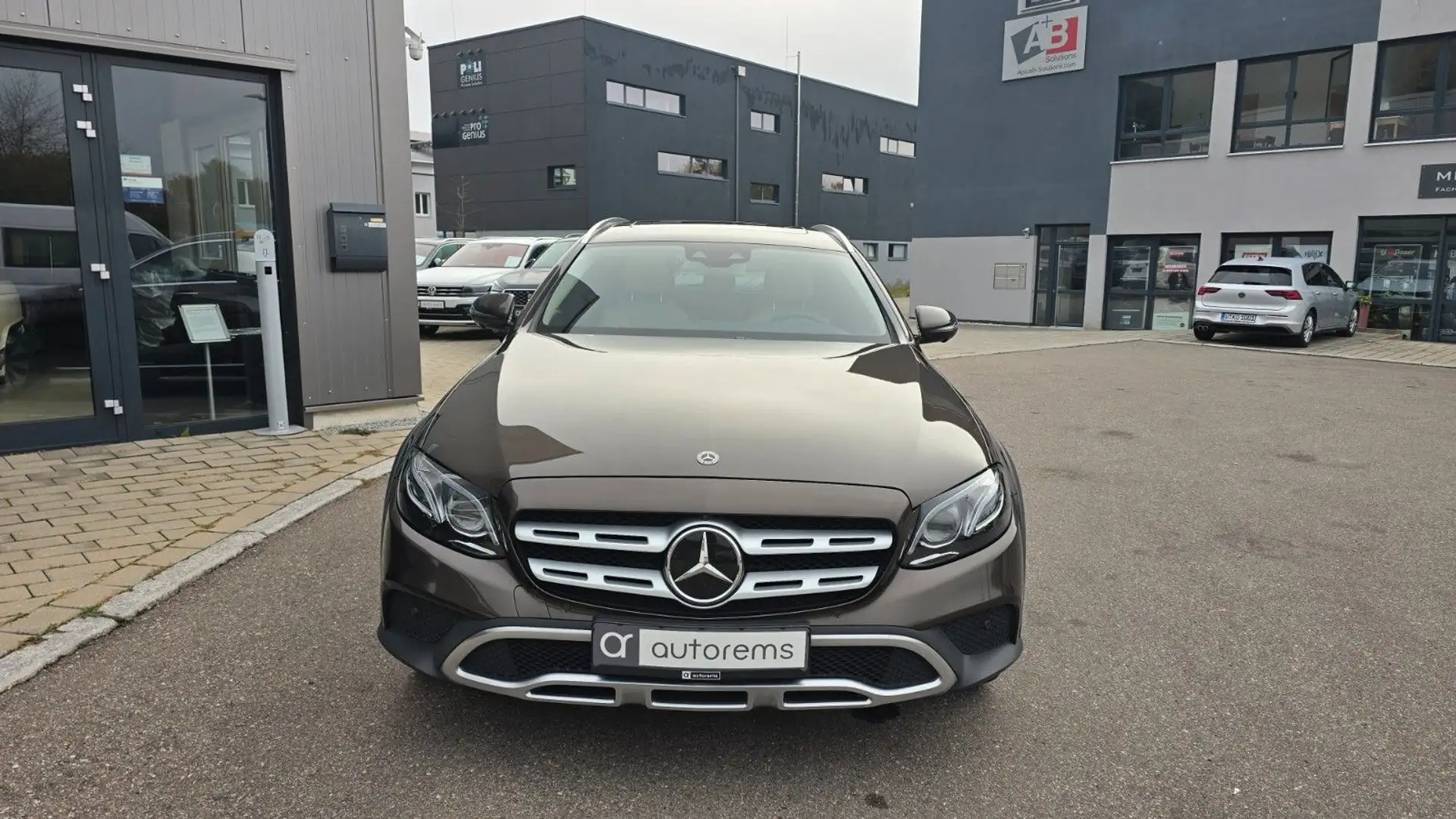Mercedes-Benz E 350 4Matic All-Terrain*ASSIST*STANDH.*AHK* Braun - 2