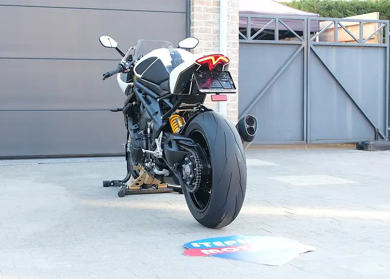 Triumph Speed Triple 1200 RR - foto 8