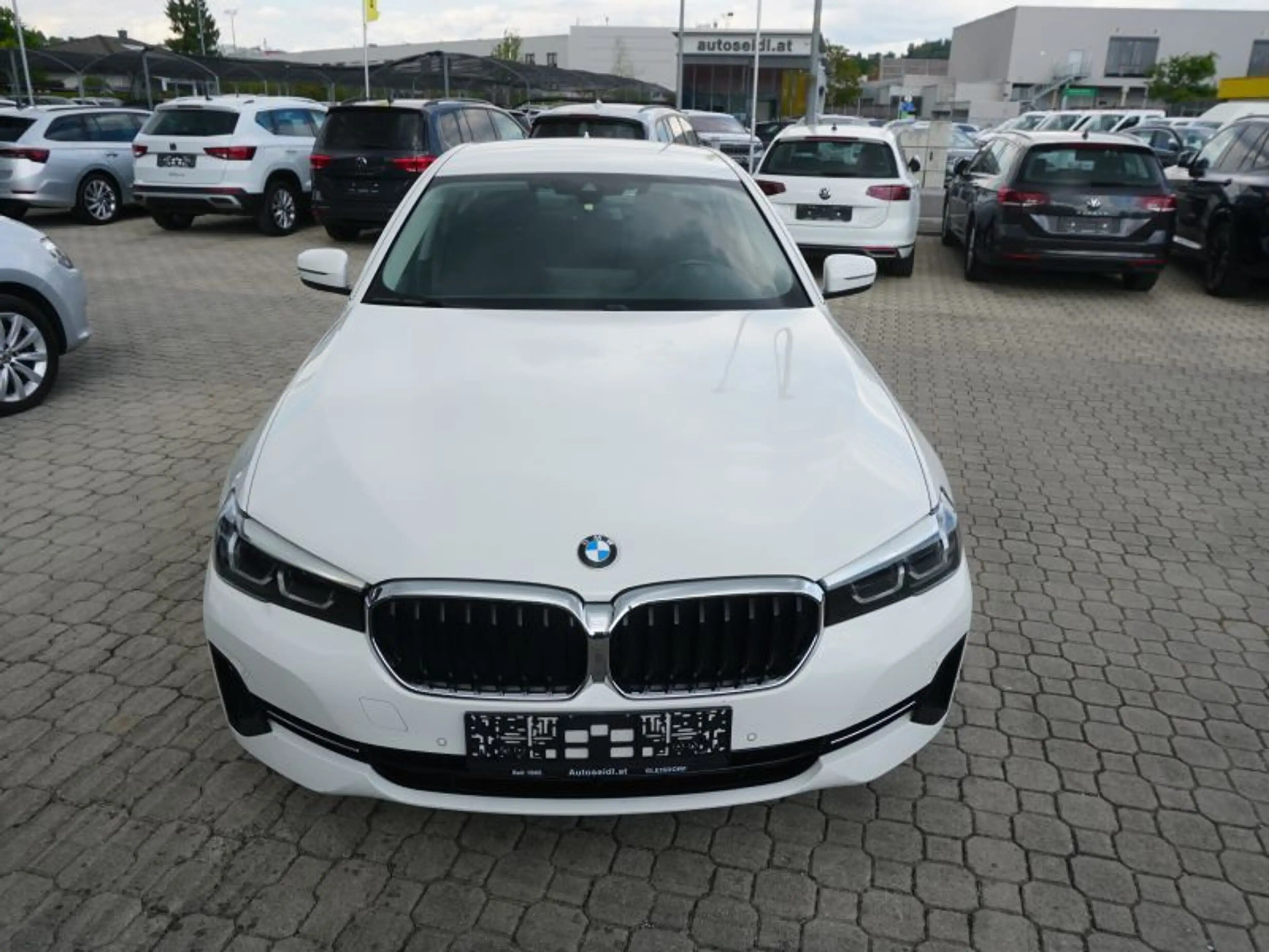 BMW 518 d Aut. *18"ALU+LED+NAVI* — photo 2