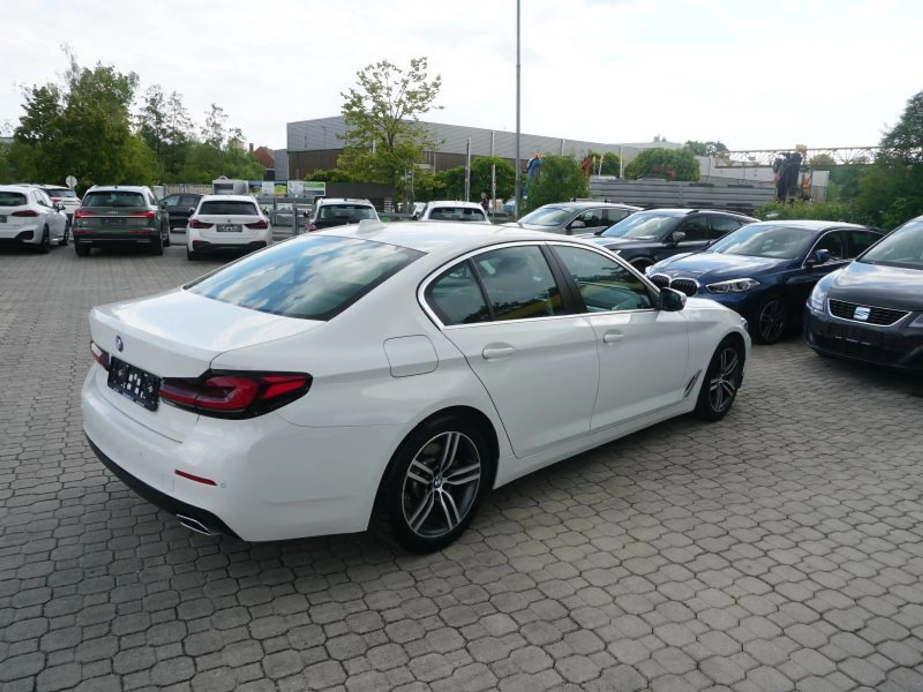 BMW 518 d Aut. *18"ALU+LED+NAVI* — photo 4