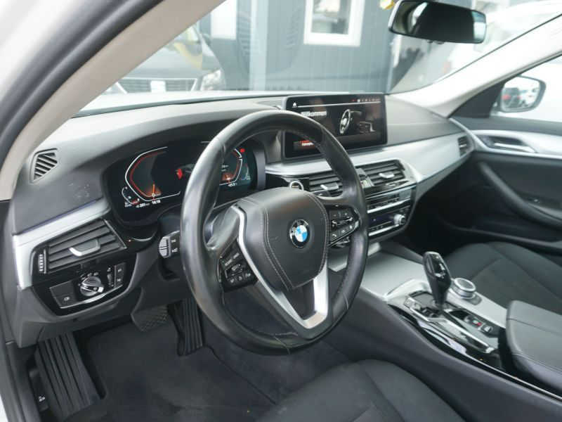 BMW 518 d Aut. *18"ALU+LED+NAVI* — photo 8