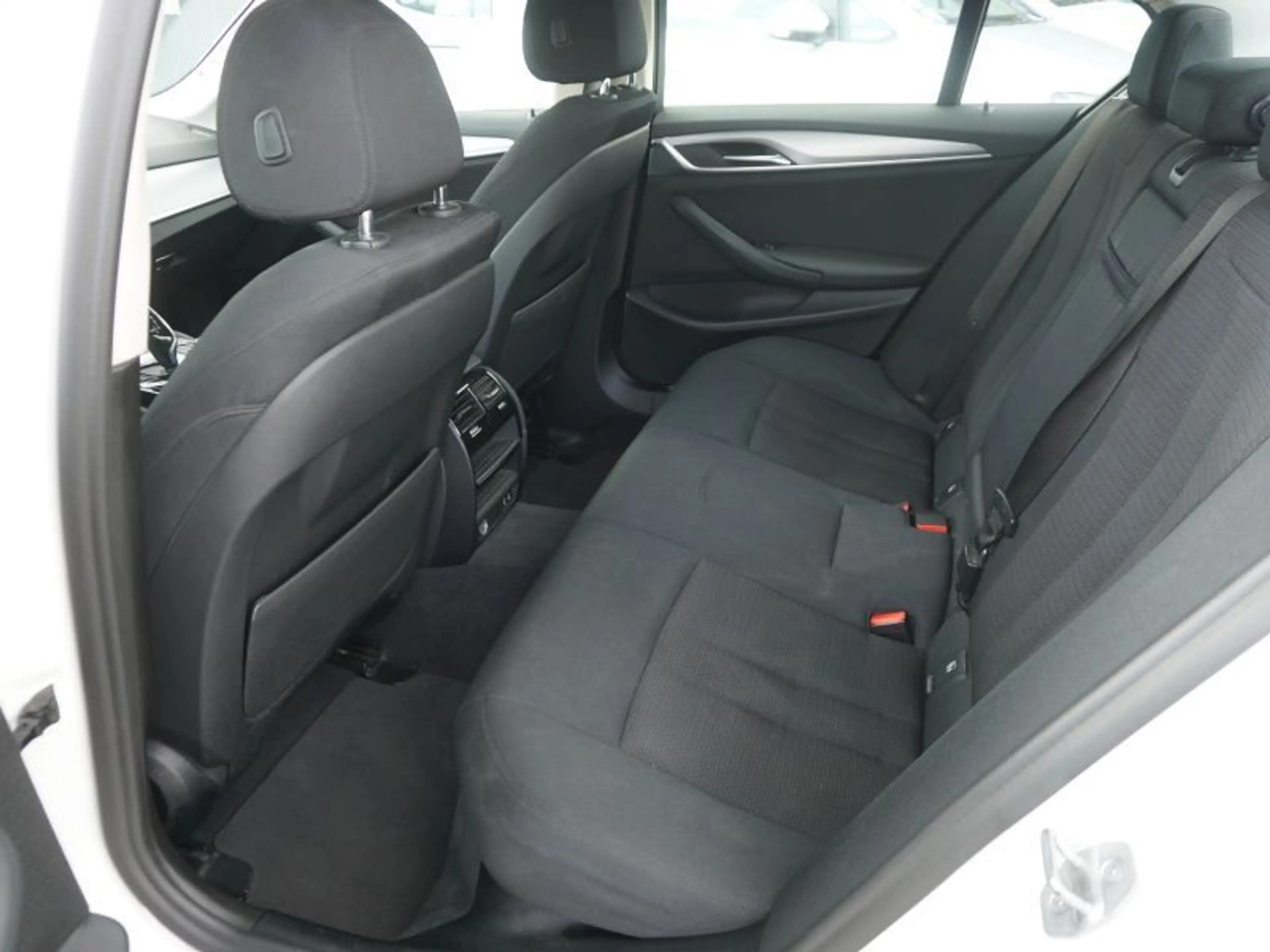 BMW 518 d Aut. *18"ALU+LED+NAVI* — photo 13