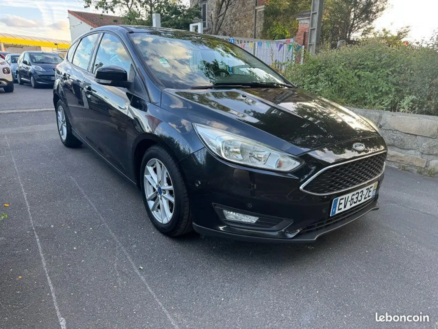 Ford Focus titanium 1.0 ecoboost 125cv garantie Negro - 2