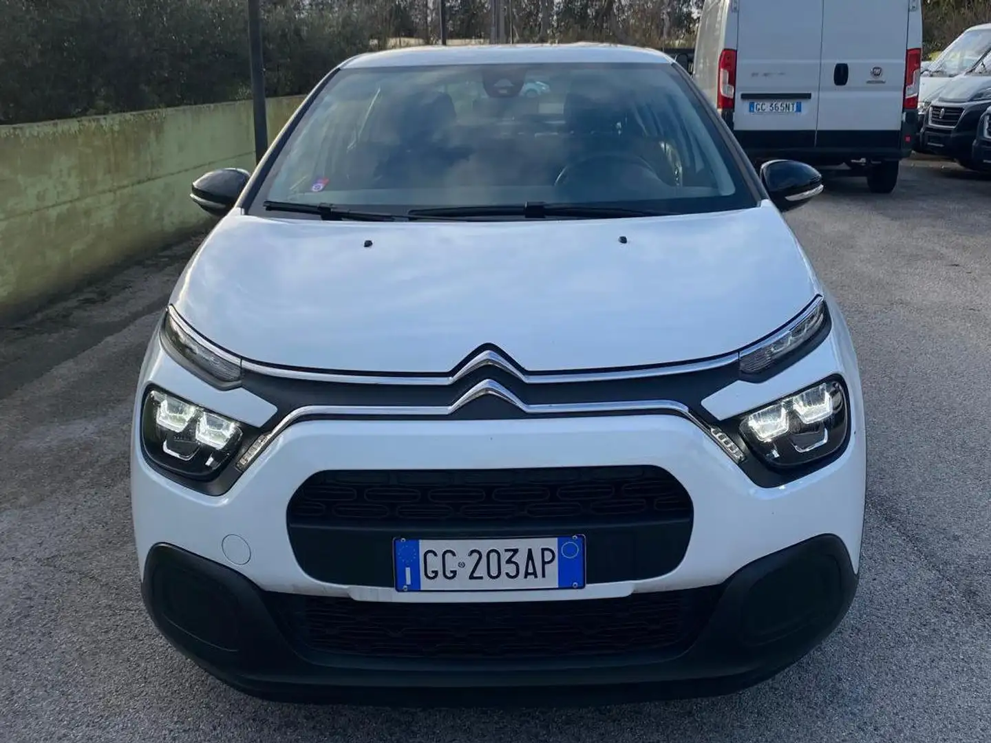 Citroen C3 1.5 bluehdi Shine Pack s Blanc - 2