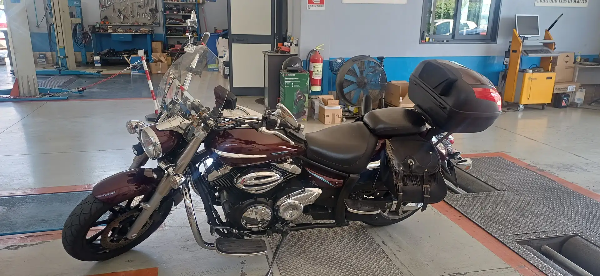 Yamaha XVS 950 MIDNIGHT STAR Red - 1