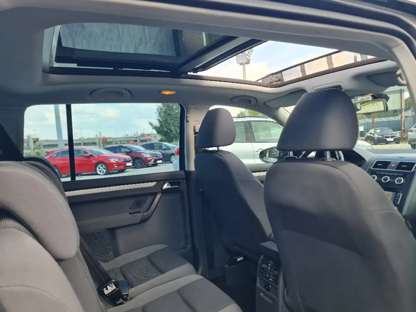 Volkswagen Touran 1.6L TDI 105 CV PACK Confortline * REPRISE POSSIBLE * - 2