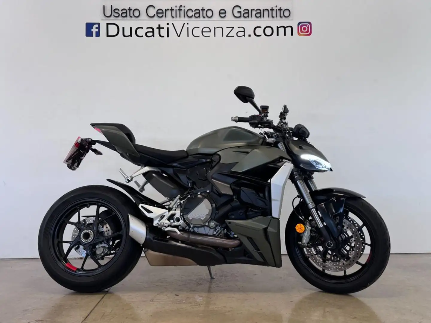 Ducati Streetfighter V2 STORM GREEN Grün - 1