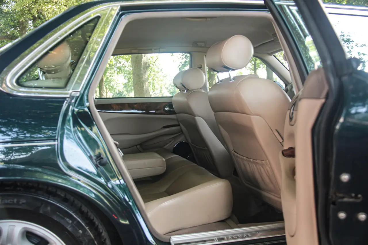 Jaguar Sovereign 3.2 V8 | € 243 per maand*, foto 5