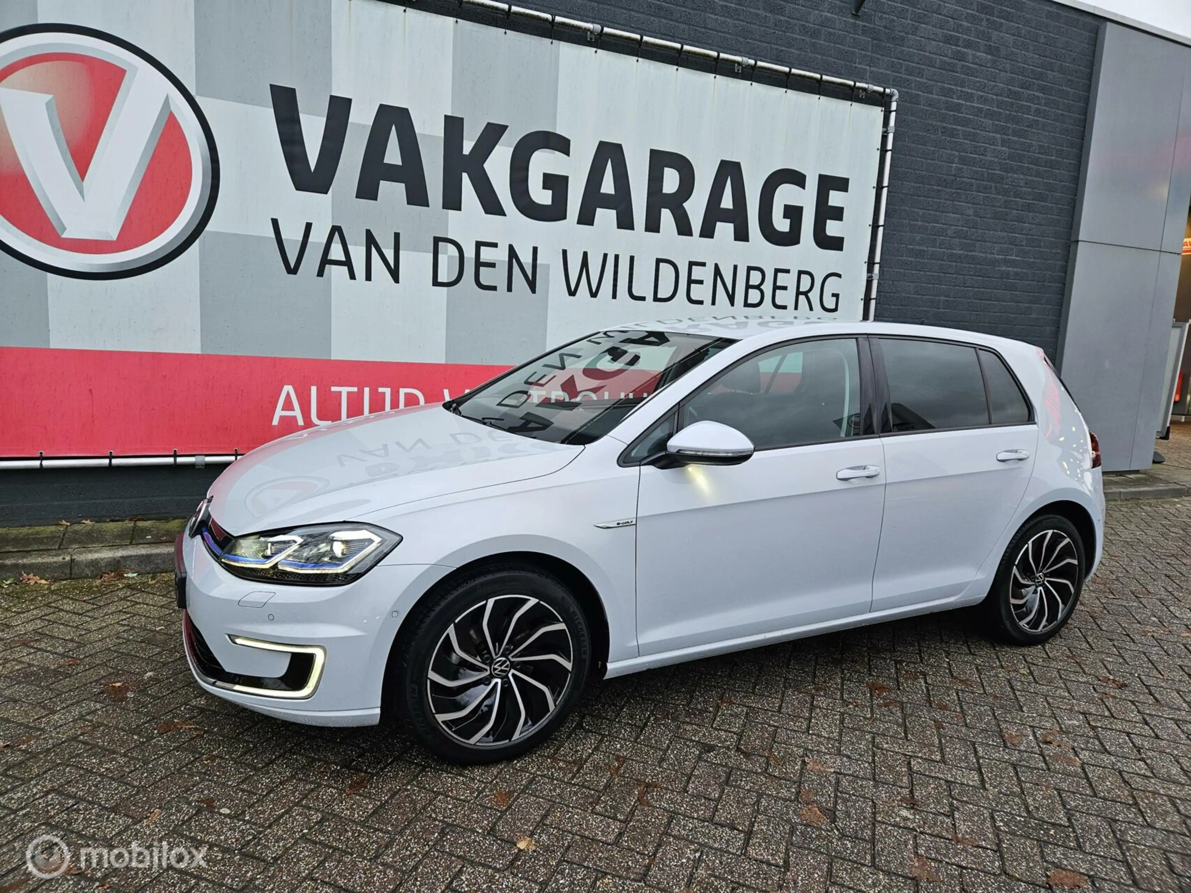 Volkswagen e-Golf e-Golf / Virtual / Dynaudio / Blis / leer — photo 4
