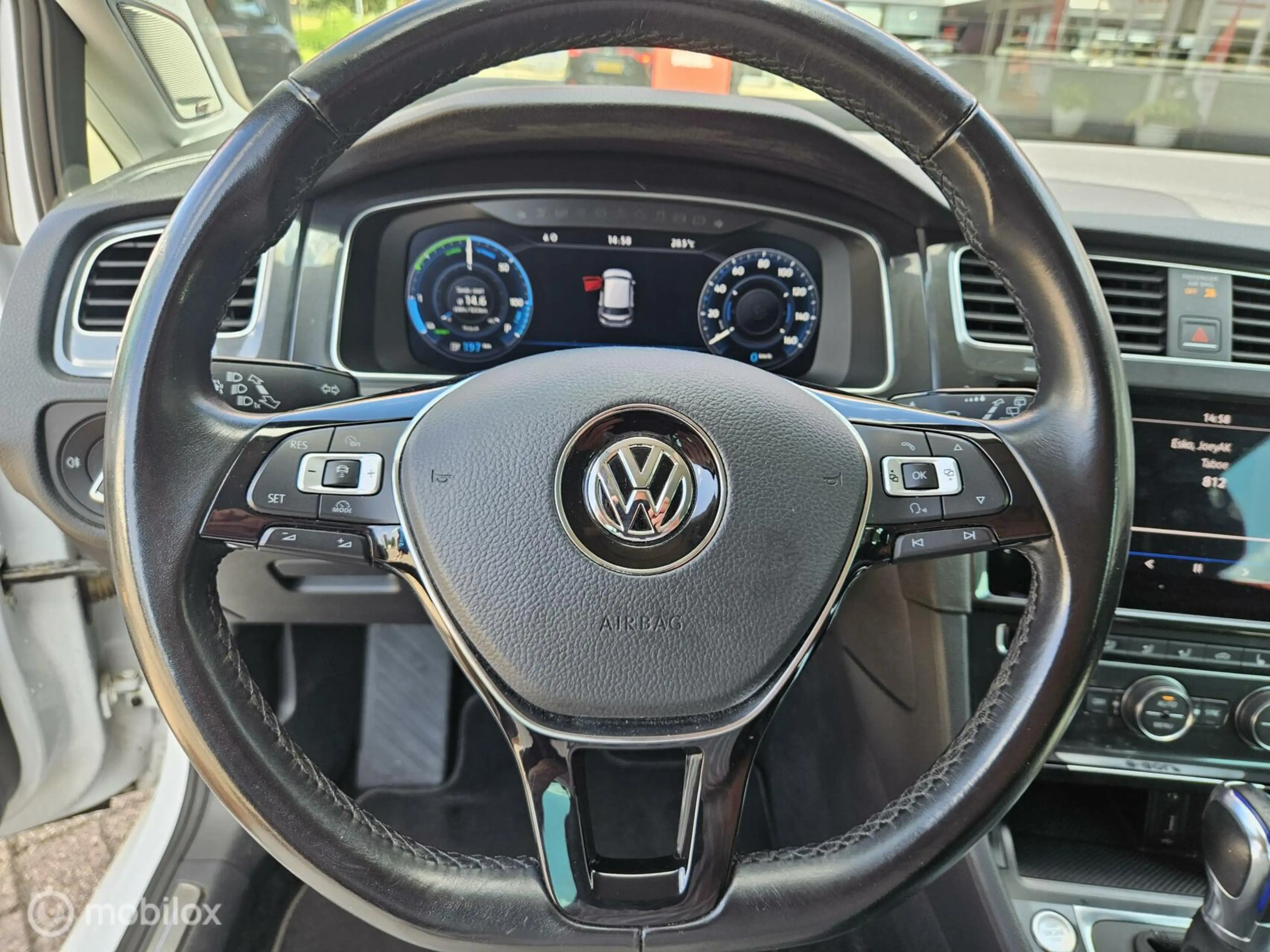 Volkswagen e-Golf e-Golf / Virtual / Dynaudio / Blis / leer — photo 12