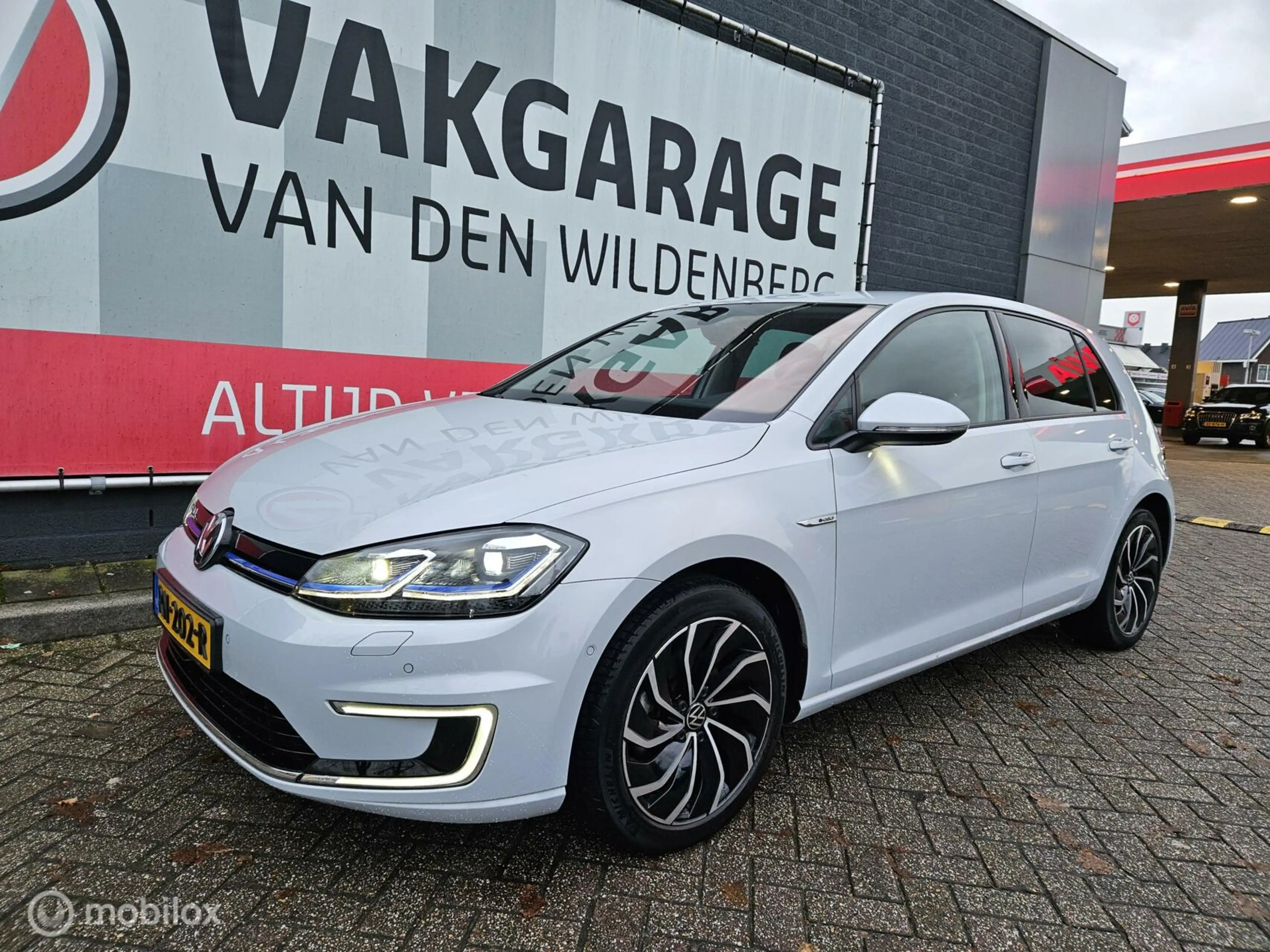 Volkswagen e-Golf e-Golf / Virtual / Dynaudio / Blis / leer — photo 2