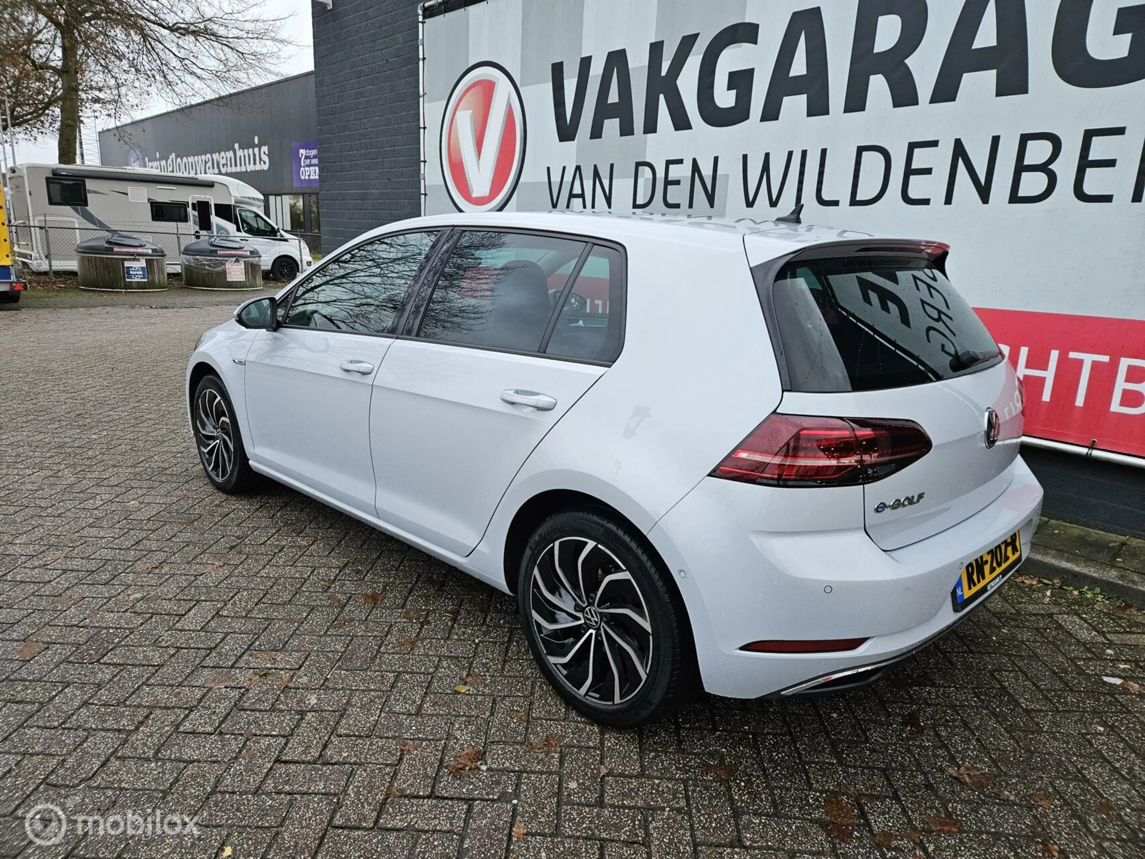 Volkswagen e-Golf e-Golf / Virtual / Dynaudio / Blis / leer — photo 5
