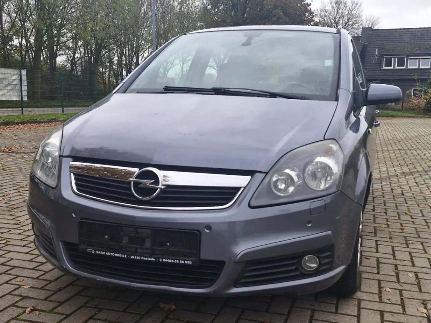 Opel Zafira Edition 1.9 CDTI Auto. 7Sitzer Klima Tempo AHK 2Hd Gris - 1
