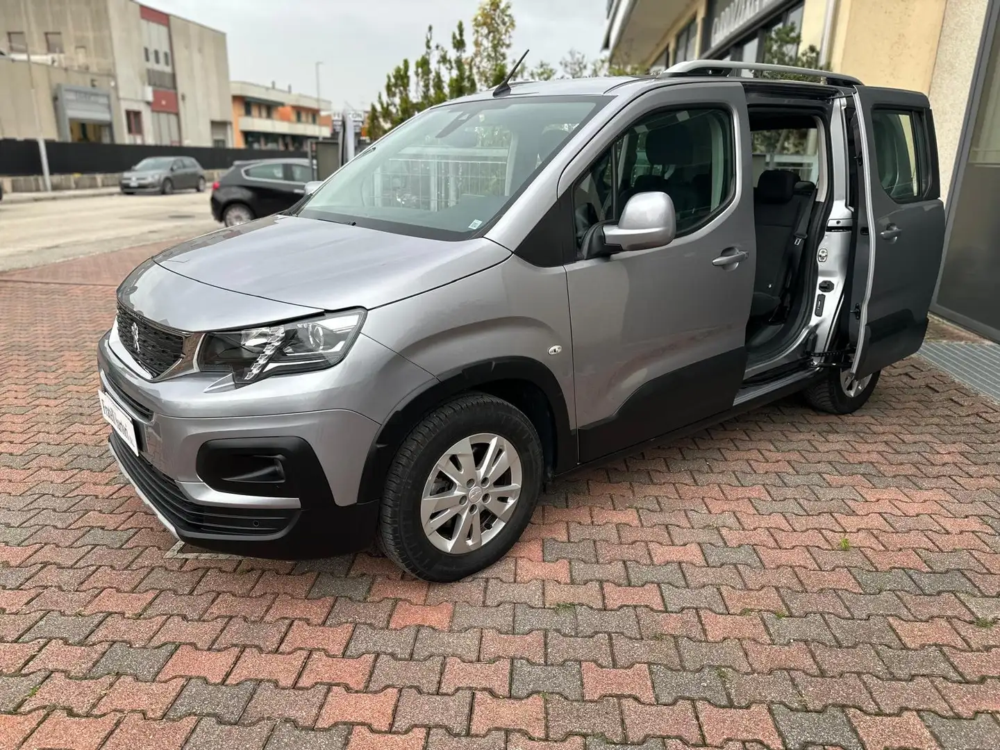 Peugeot Rifter Rifter 1.5 bluehdi Allure s automatico Grigio - 2
