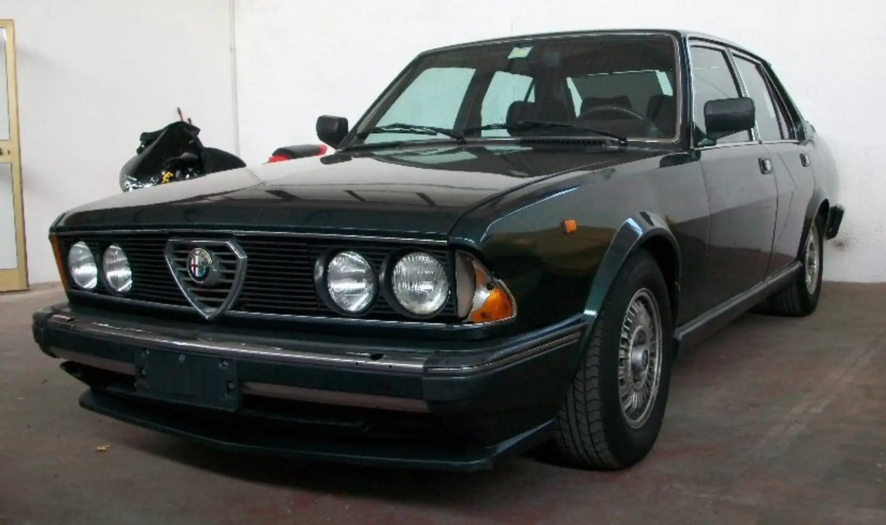 Alfa Romeo Alfa 6 Alfa 6 2.5 Зелений - 1