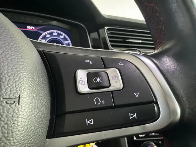 Volkswagen Golf view 11