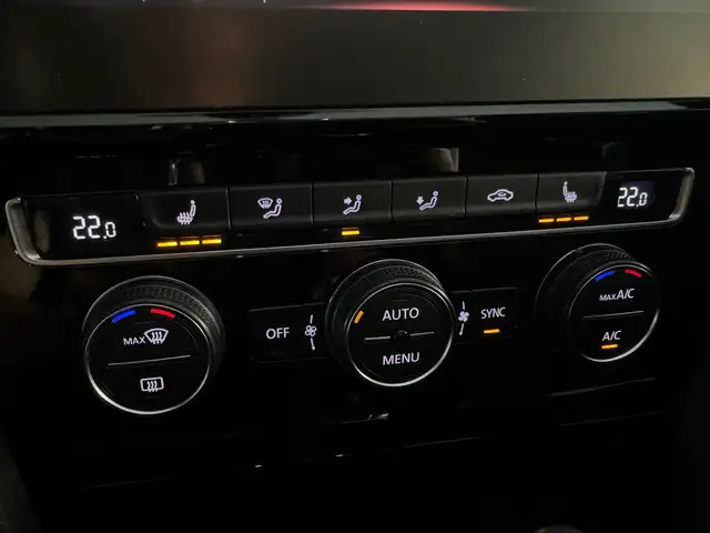 Volkswagen Golf view 16