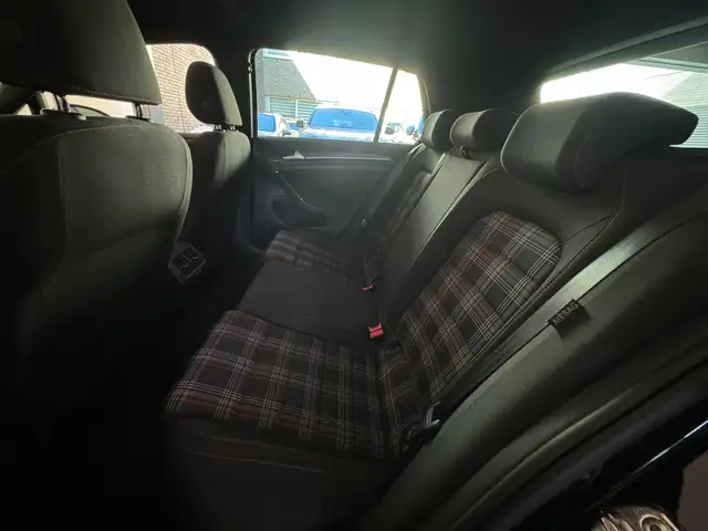 Volkswagen Golf view 28