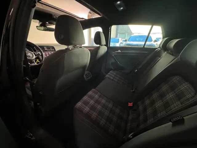 Volkswagen Golf view 29