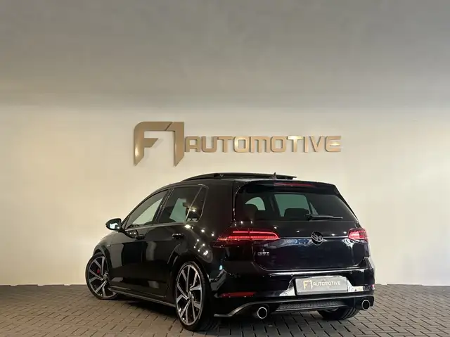 Volkswagen Golf view 6