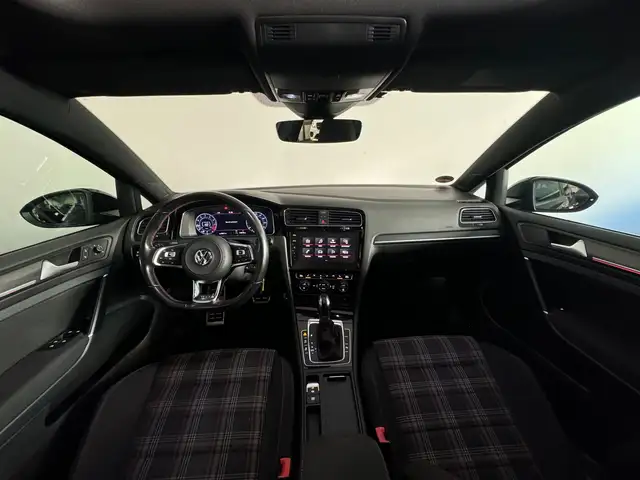 Volkswagen Golf view 30