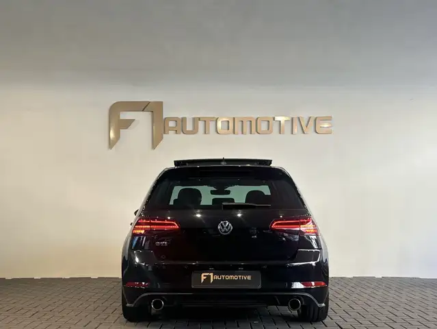 Volkswagen Golf view 5