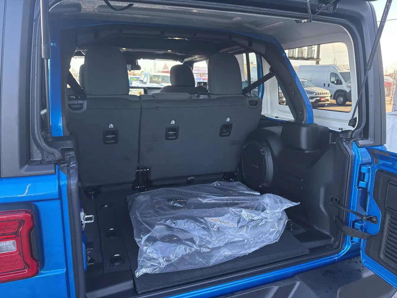 Jeep Wrangler снимка Jeep Wrangler