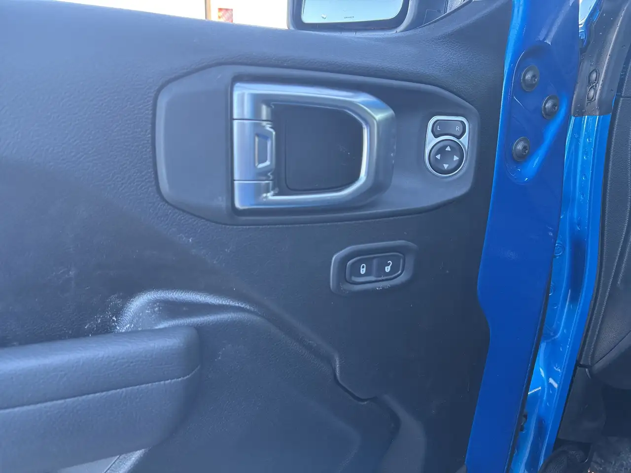 Jeep Wrangler снимка Jeep Wrangler