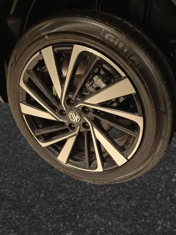 MG MG ZS view 2