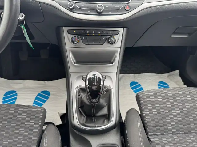 Opel Astra view 14