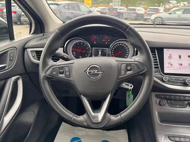 Opel Astra view 12