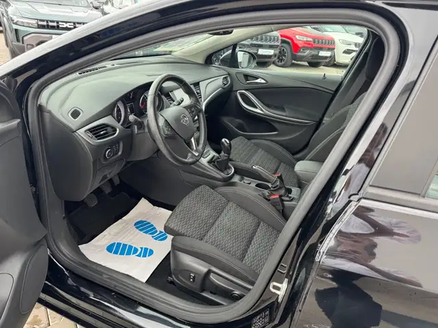 Opel Astra view 9