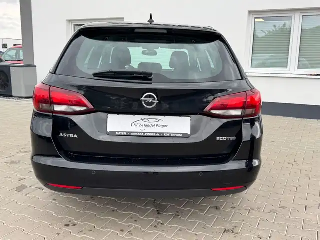 Opel Astra view 7