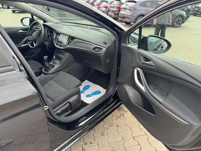 Opel Astra view 15