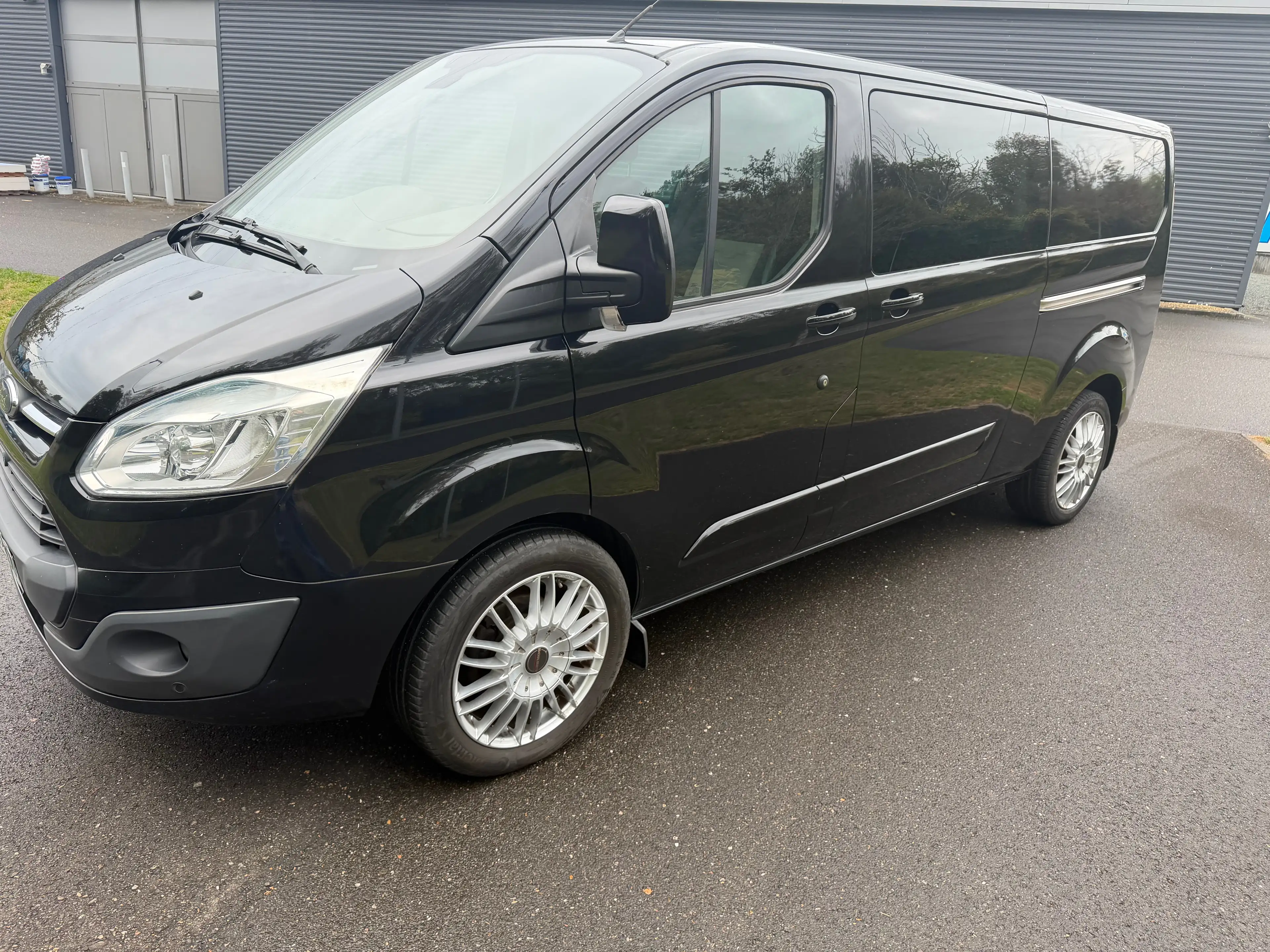 Ford Transit Custom Transit Custom 2.2 TDCi L2H1 Limited Multi-use — photo 2