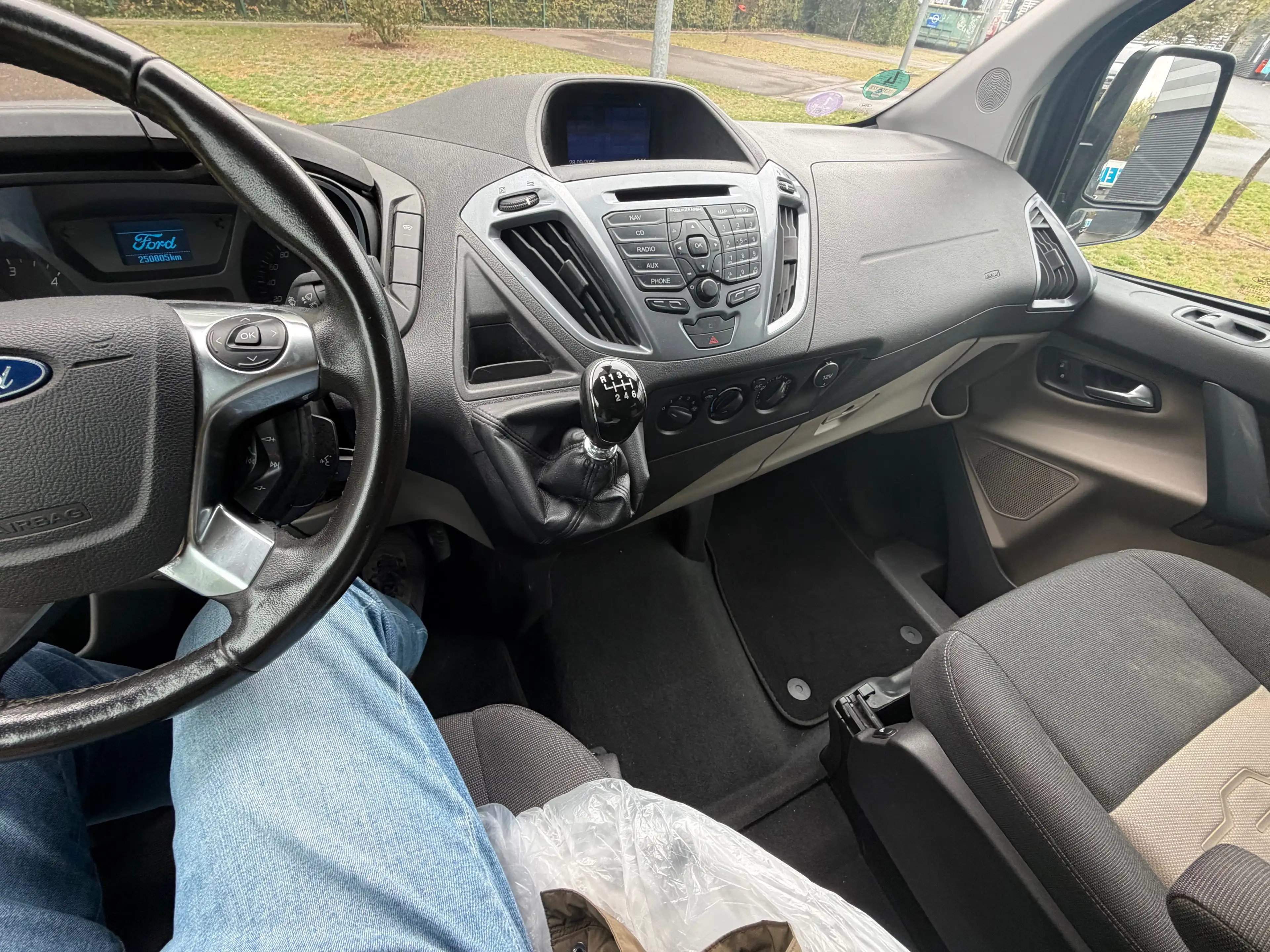 Ford Transit Custom Transit Custom 2.2 TDCi L2H1 Limited Multi-use — photo 9