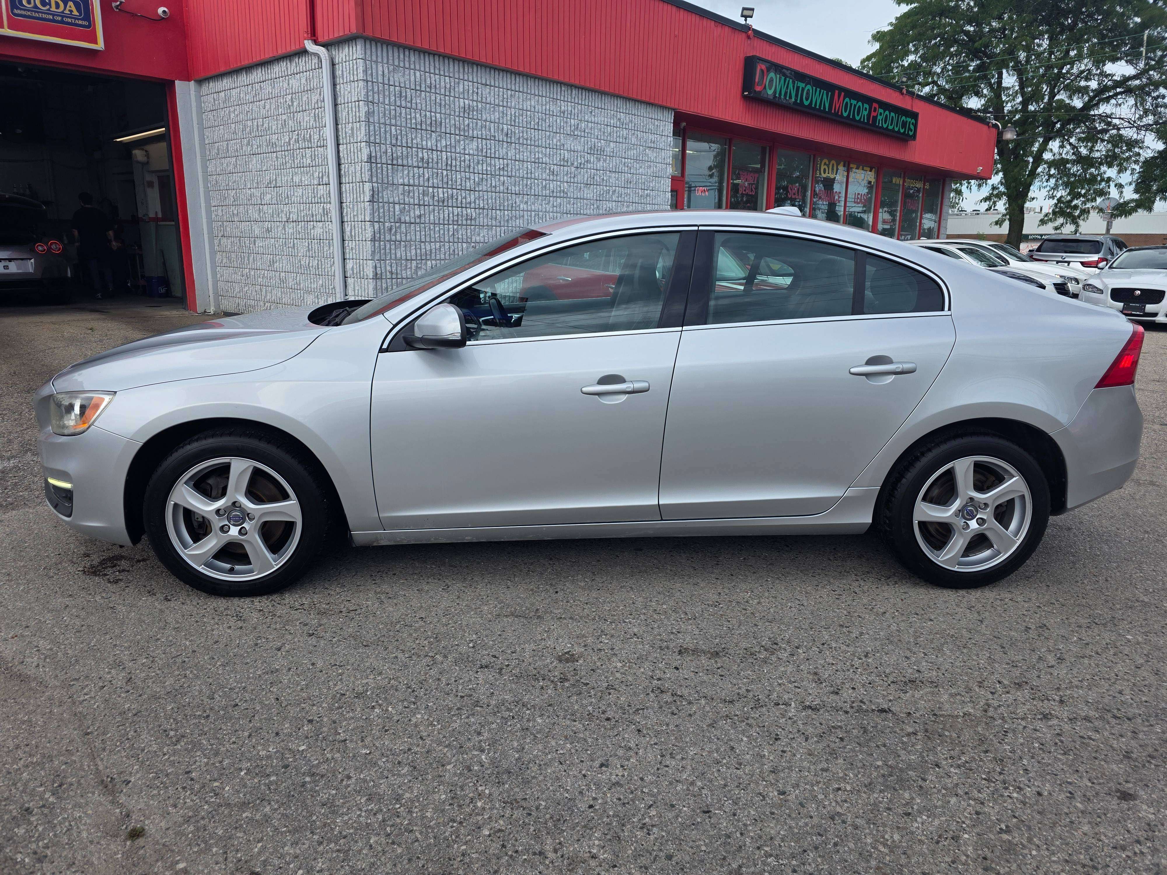 2014 Volvo S60 T5 Premier Plus AWD *Sunroof / Leather / RCAM* — снимка 3