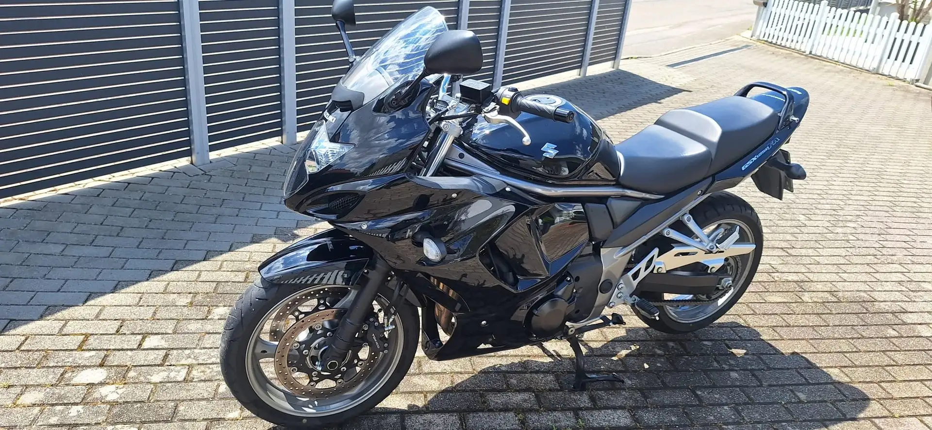 Suzuki GSX 1250 FA Schwarz - 1