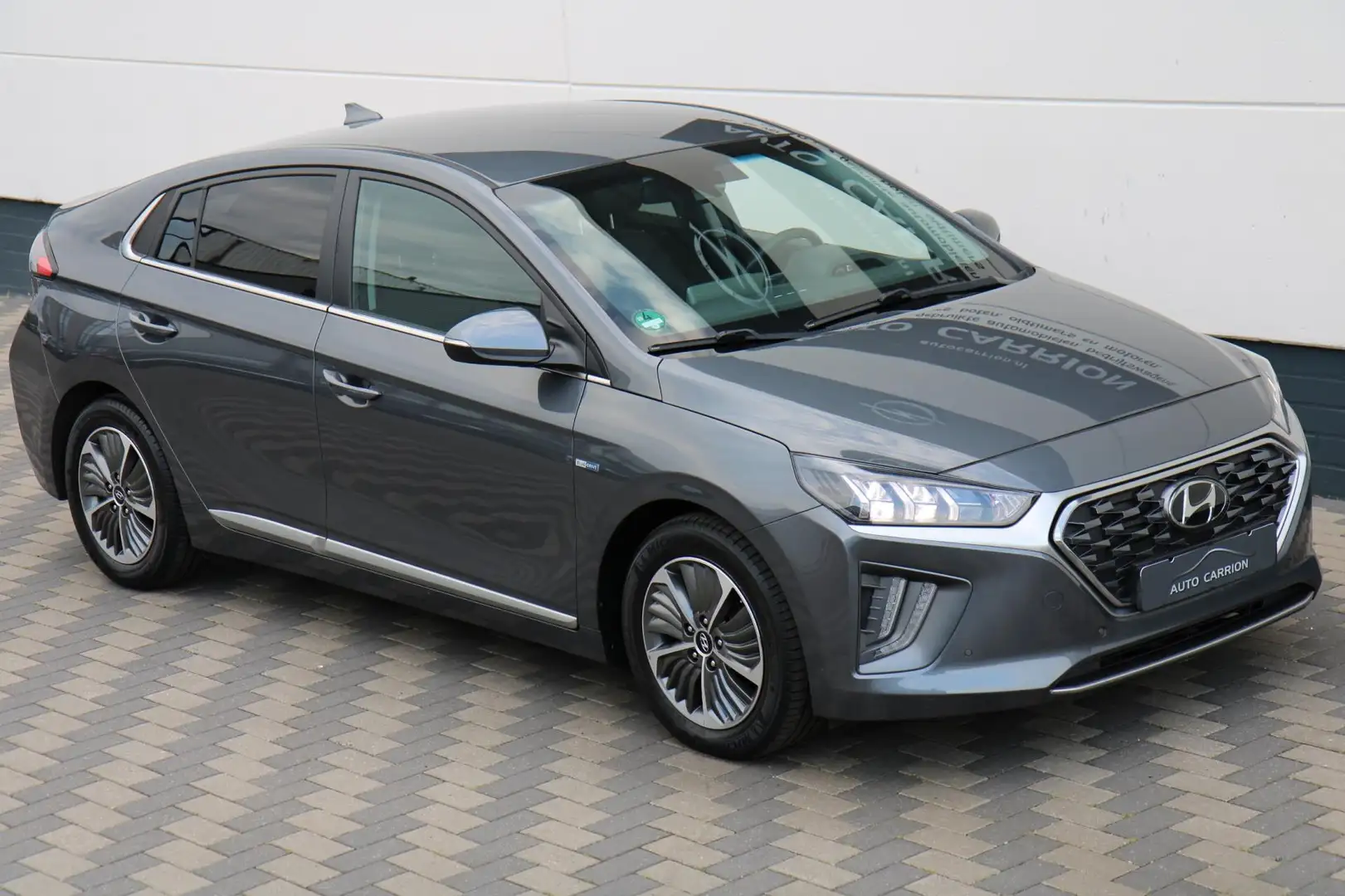 Hyundai IONIQ 1.6 GDi PHEV Premium Carplay Leder 1ste Eig !! Grau - 1