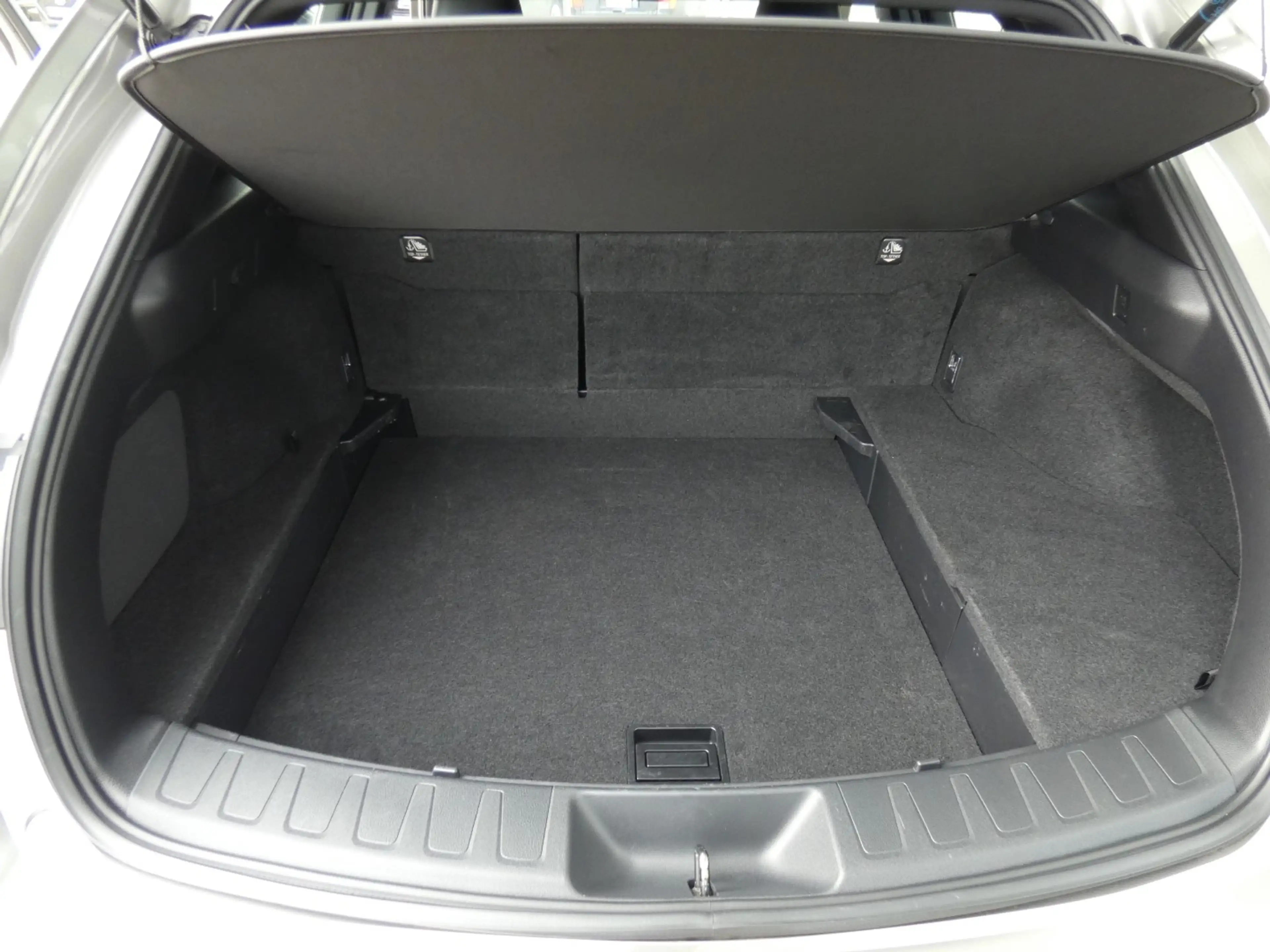 Lexus UX 250h Hybrid +Trekhaak +LEDER +Zetelverwarming +Dodehoek — photo 15