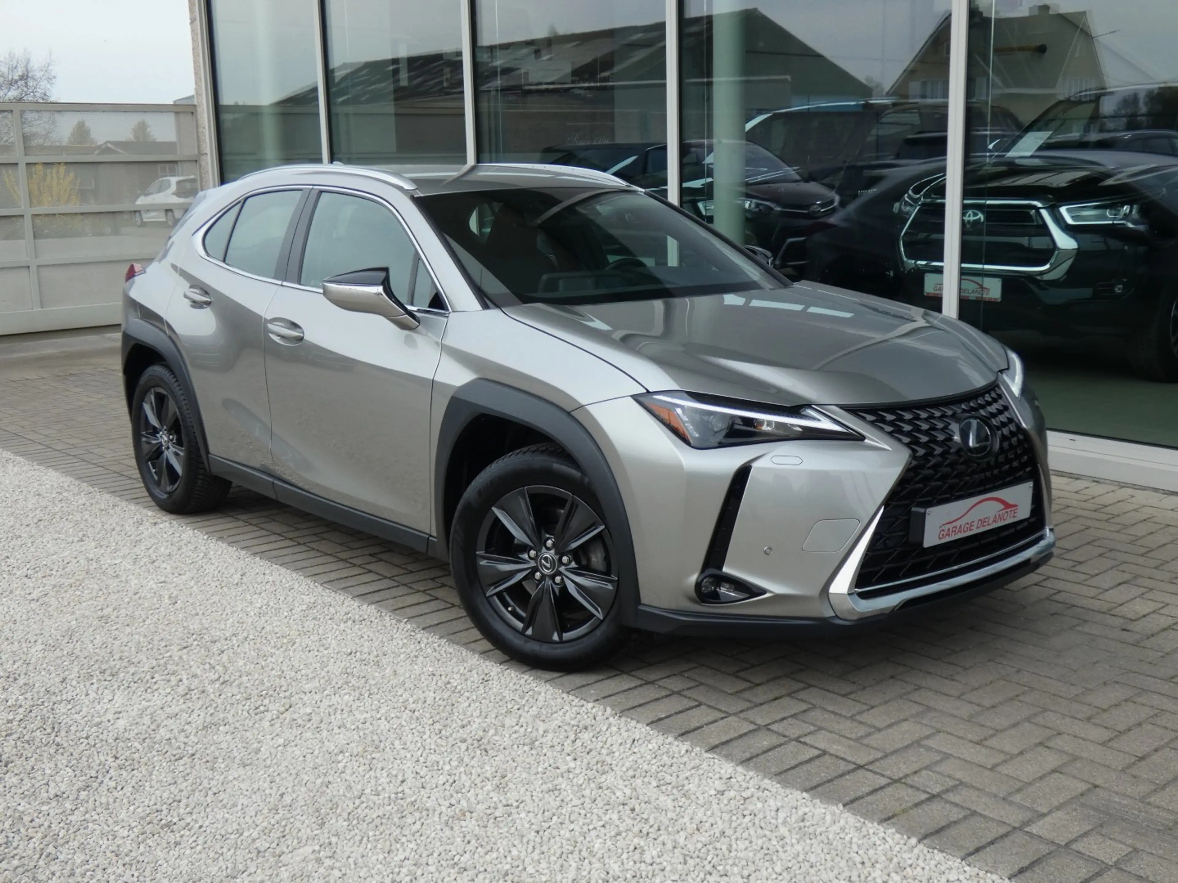 Lexus UX 250h Hybrid +Trekhaak +LEDER +Zetelverwarming +Dodehoek