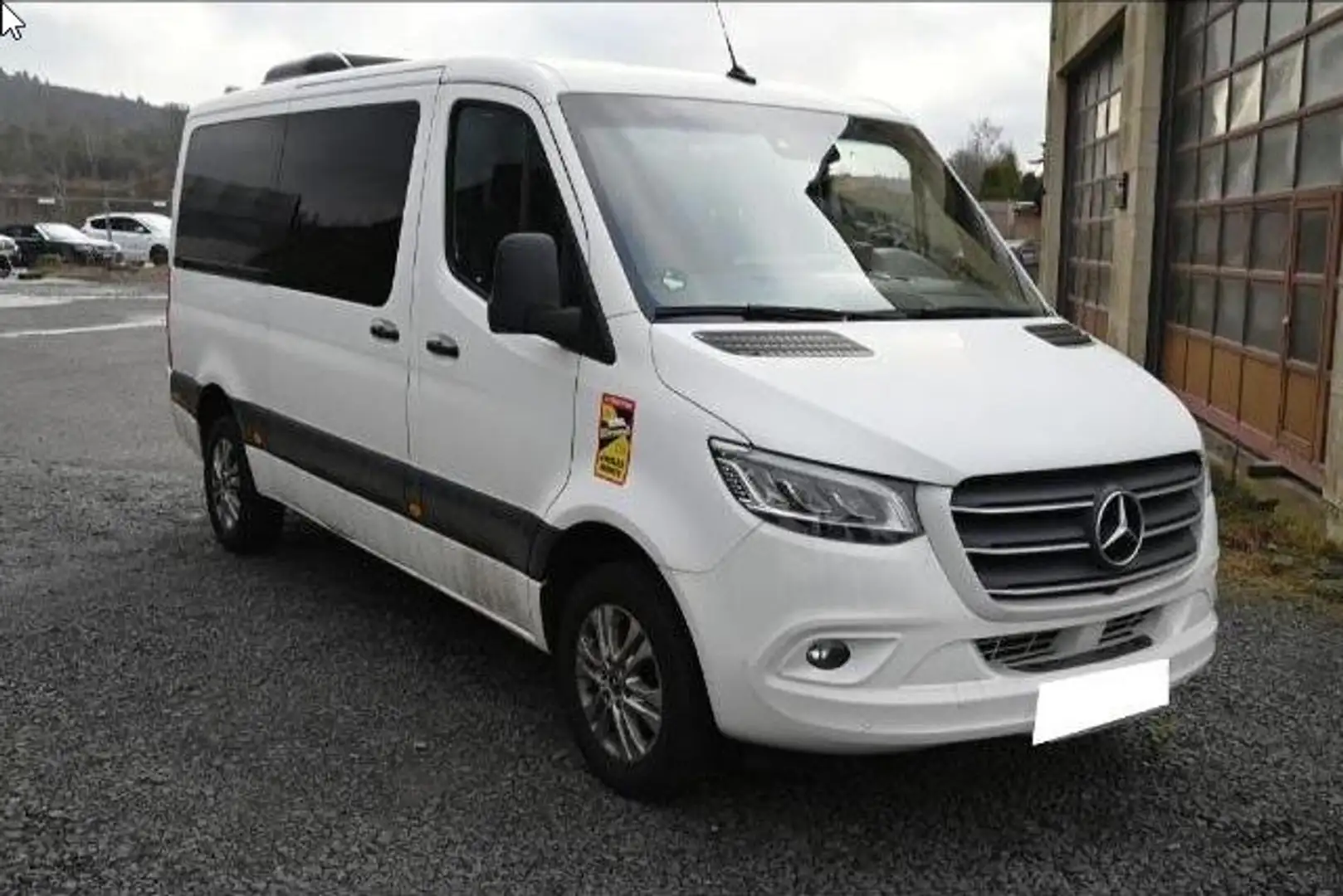 Mercedes-Benz Sprinter 319 CDI Tourer 7GT+DISTR+LED+STHZG+AHK+MBUX Weiß - 2