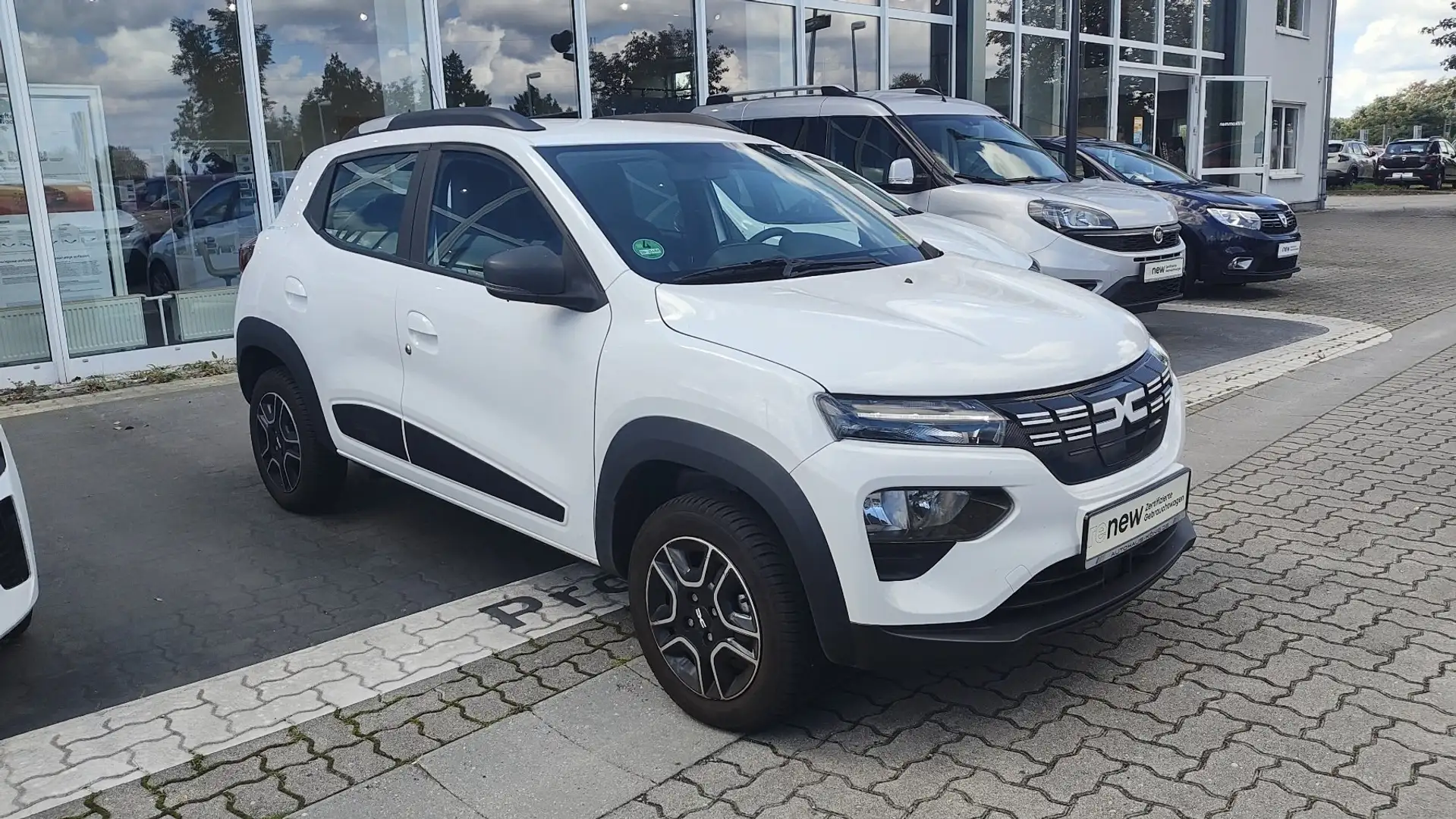 Dacia Spring Essential Automatik 8-Fach bereift Klima Weiß - 2