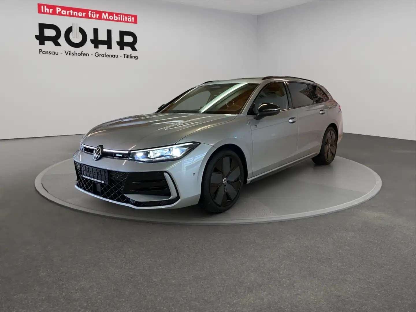 Volkswagen Passat R-line 2.0 TDI DSG (Garantie 10/2029.Pano.Standh.. Silber - 2
