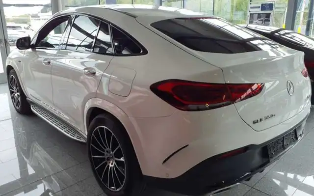 Mercedes-Benz GLE 350 e 4M COUPE AMG LINE AIRMATIC PANO SD AHK Ansicht 3