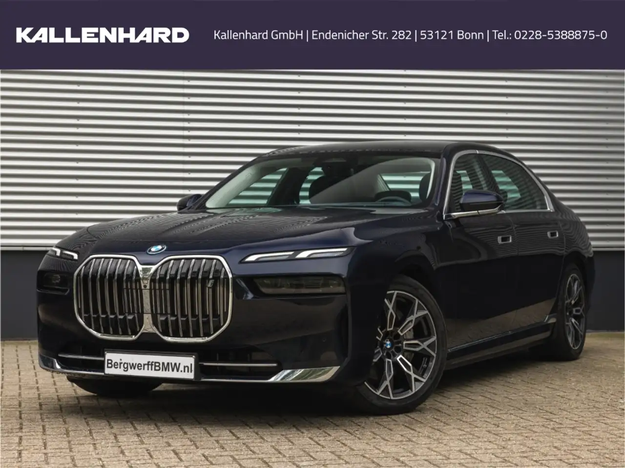 BMW i7