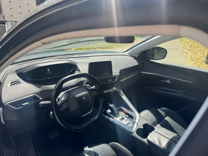 Peugeot 5008 5008 1.5 BlueHDi Allure 7 Places — photo 14